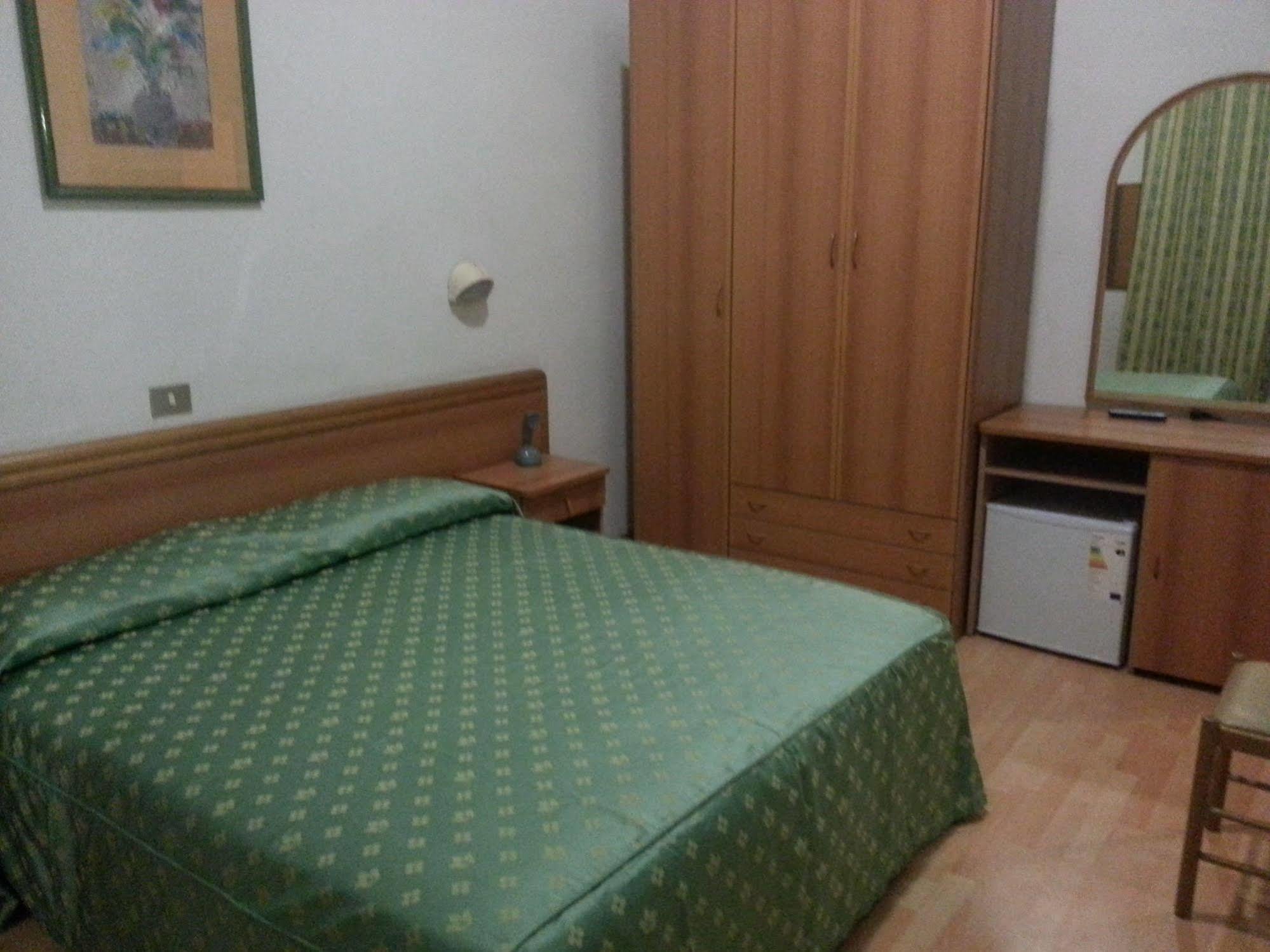 Hotel Valtorta มอนเตกาตินี แตร์เม ภายนอก รูปภาพ